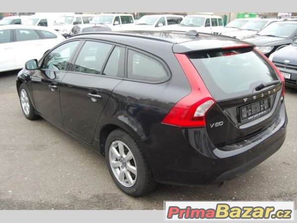 Volvo V60, D2 Momentum – fotografie 3