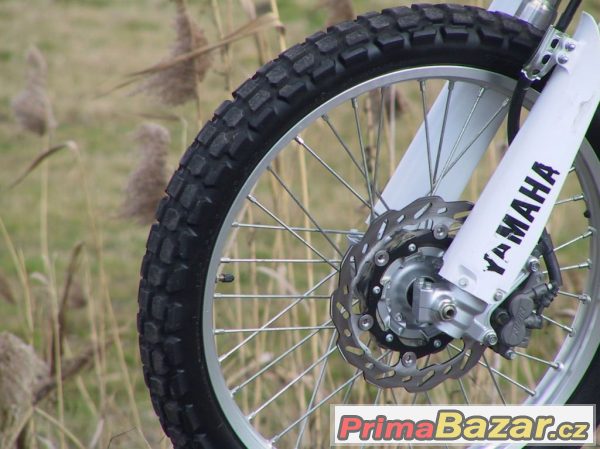 Yamaha WR 250 R, enduro silniční – fotografie 3