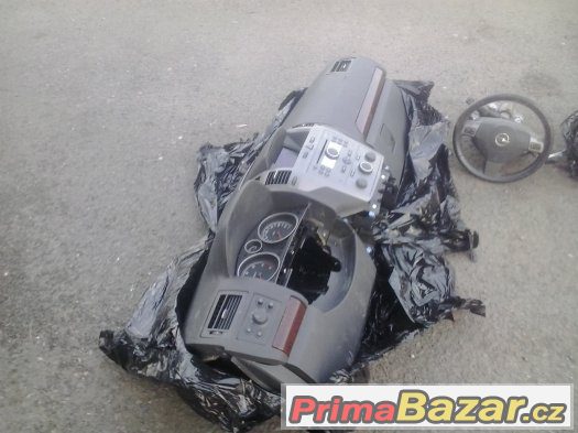 Kompletni palubni deska Zafira 2008 vcetne volantu atd – fotografie 1