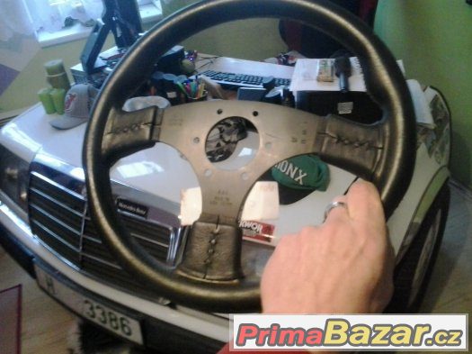 Sportovni volant RAID zdemontovany z mercedesu W201 – fotografie 4