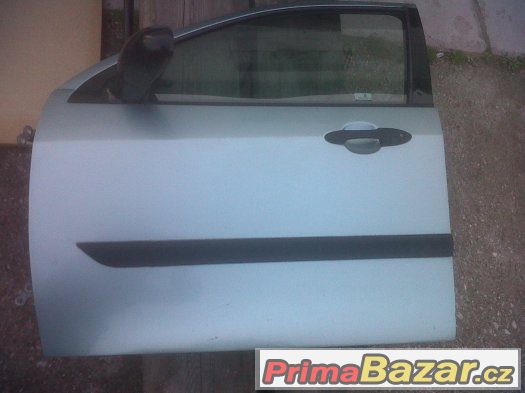 Ford focus 5dv rok 2001 - kompletni pekne dvere ridice – fotografie 3