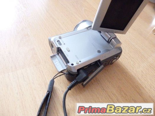 Prodám SD video kameru Panasonic SDR-S150 s SD kartou – fotografie 3
