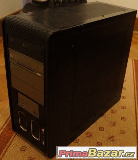 PC skříň kompletně provzdušňovaná – fotografie 1