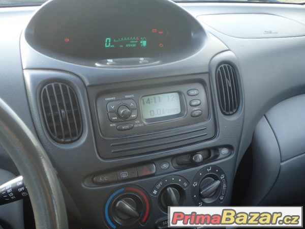 Toyota Yaris Verso VVT-i 1.3 – fotografie 6