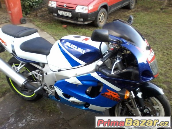 Suzuki gsx-r 750 srad – fotografie 3