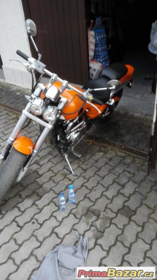 Suzuki VZ 800 Marauder – fotografie 3