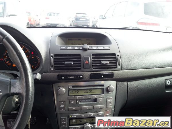 Toyota Avensis Liftback 1,8 LPG – fotografie 6