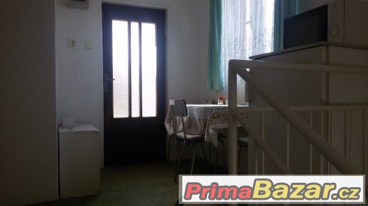 APARTMÁN v RD 1+1 - okolí HK-super cena – fotografie 4