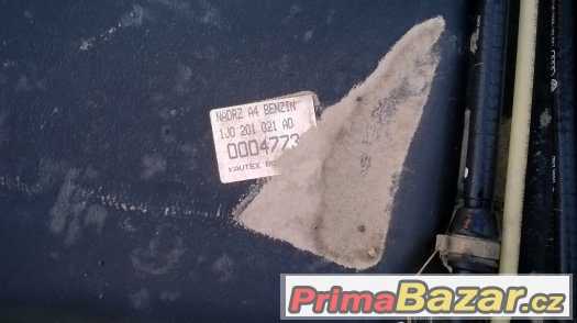 Octavia 1 sedan palivová nádrž s čerpadlem  benzín – fotografie 3