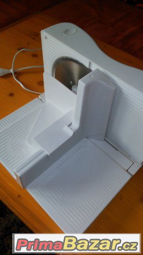 KRÁJEČ ELEKTRICKÝ – fotografie 1