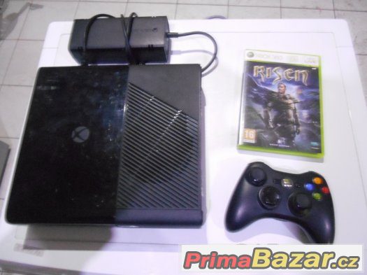 Konzole Xbox 360 E 360® 4GB+Hra – fotografie 1
