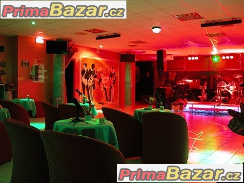 Hostess pro Karaoke&Piano bar v Pescara – fotografie 1