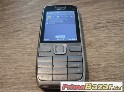 Nokia E52, černá, perfektní stav, plně funkční. Komplet. – fotografie 1