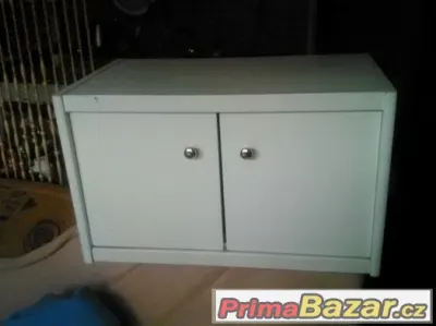 Bílý botník