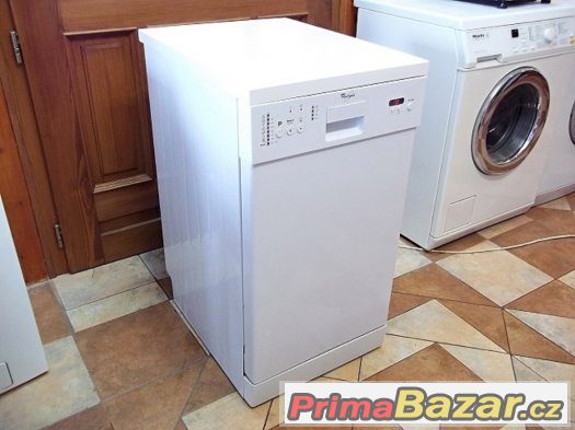 Myčka nádobí WHIRLPOOL displej – fotografie 1