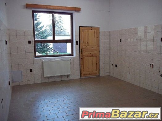 Pronajmu prostory k podnikání - KNĚŽNICE JIČÍN – fotografie 5