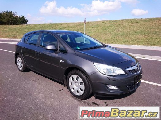 Opel Astra CDTi - 70kW, záruka, serviska, tempomat, tažné – fotografie 2
