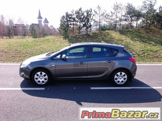 Opel Astra CDTi - 70kW, záruka, serviska, tempomat, tažné – fotografie 5