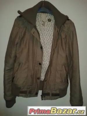 Jarní bunda hnědá - Bershka