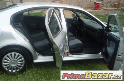 Škoda Octavia 1.6 75KW r. 2002, bez koroze,facelift – fotografie 5