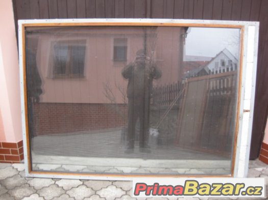 Prodám prosklenou výlohu 2000 Kč – fotografie 1