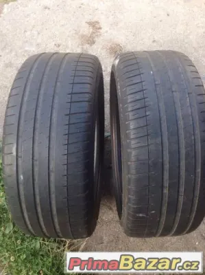 Prodám  2kusy pneu 18