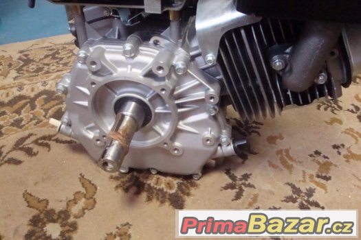 Benzínový motor 13.3 kW/18 koní, čtyřtakt. Excelentní výkon – fotografie 3