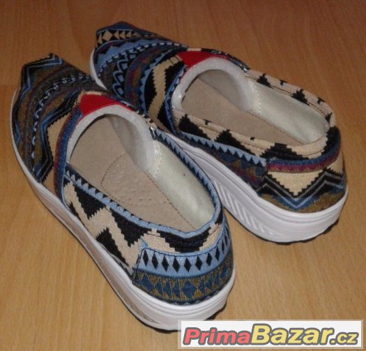 boty se vzorem velmi lehké a pohodlné velikost 38 a 39 – fotografie 3