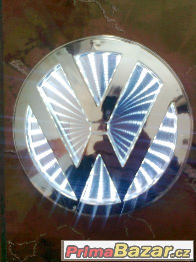 Svíticí znak Volkswagen 3D – fotografie 2