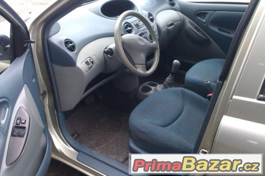 TOYOTA YARIS 1,0i – fotografie 5