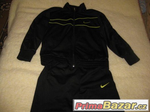 soupravu NIKE – fotografie 3