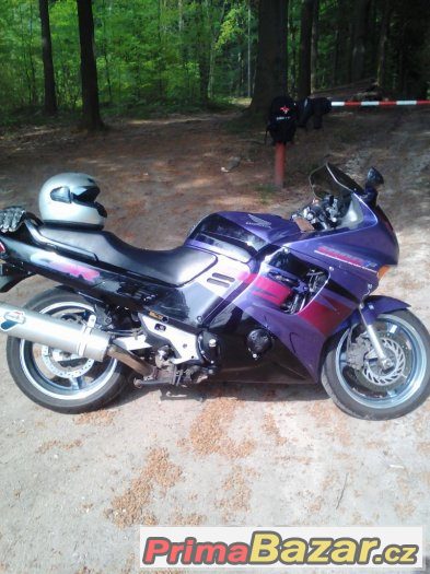 Honda CBR 1000 F SC 24. – fotografie 2