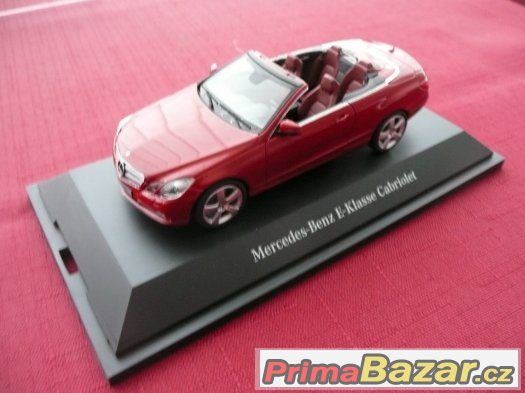 Mercedes Benz E-Klasse Cabriolet, červený, nový 1:43 – fotografie 4