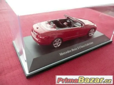 Mercedes Benz E-Klasse Cabriolet, červený, nový 1:43