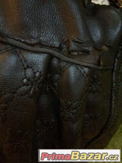 Krasna cerna sexy kabelka i jako crossbody – fotografie 5
