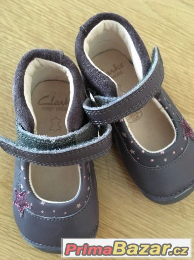 Kožené boticky Clarks NOVE – fotografie 4