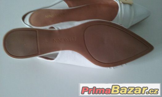 Bílé kožené baleríny s volnou patou zn. NINEWEST – fotografie 2
