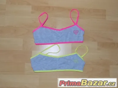 Dívčí podprsenka