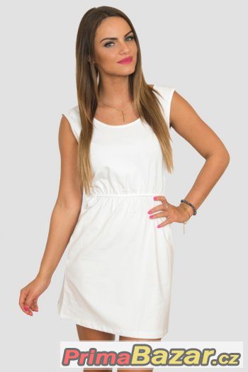 úžasné bílé šatky na léto s výstřihem na zádech – fotografie 2