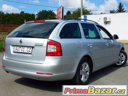 ŠKODA OCTAVIA COMBI TDI 77kW NAVI MULTIFUNKČNÍ VOLANT HF+BT – fotografie 4