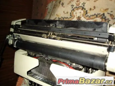 Prodám mech.psací stroj Consul