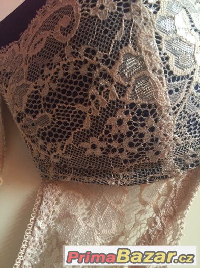 Victoria Secret podprsenka – fotografie 3