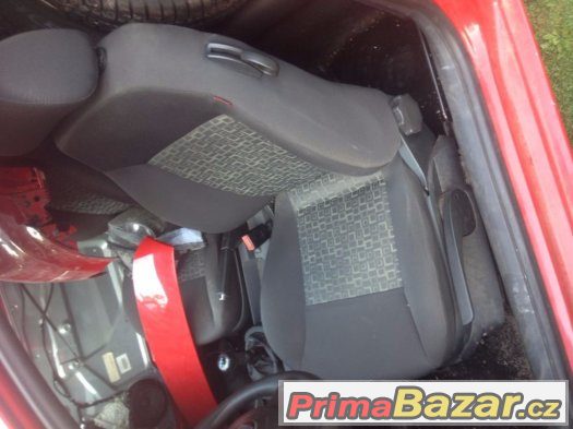 Seat Ibiza - 1,6 16V - 2007 verze Sport - Náhradní díly – fotografie 4