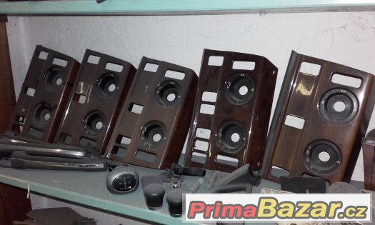 Mercedes W124 - stredove panely – fotografie 3