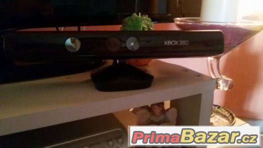 Xbox 360 500GB + KINECT + HRY – fotografie 4