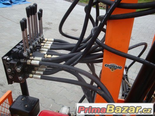 vyvážecí přívěs s hydraulickou rukou LTC-3,7, vyvážečka – fotografie 2
