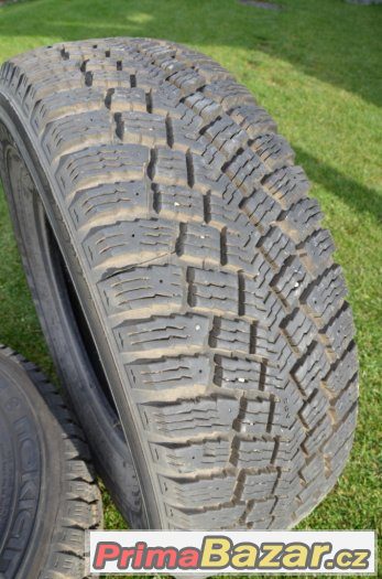 Zimní pneu NOKIAN LT 265/75 R16 – fotografie 3