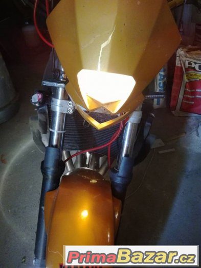 Yamaha YZF R6 – fotografie 2