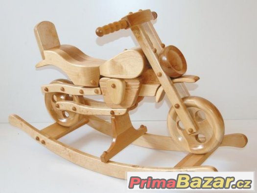 Dřevěná houpací motorka – fotografie 1