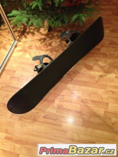 luxusní snowboard 145 cm, rakousko dovoz – fotografie 2